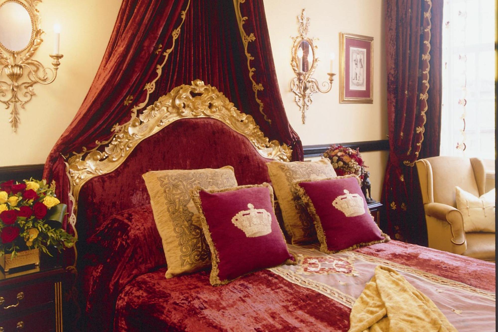 Rubens At The Palace London Ngoại thất bức ảnh A bedroom at the hotel