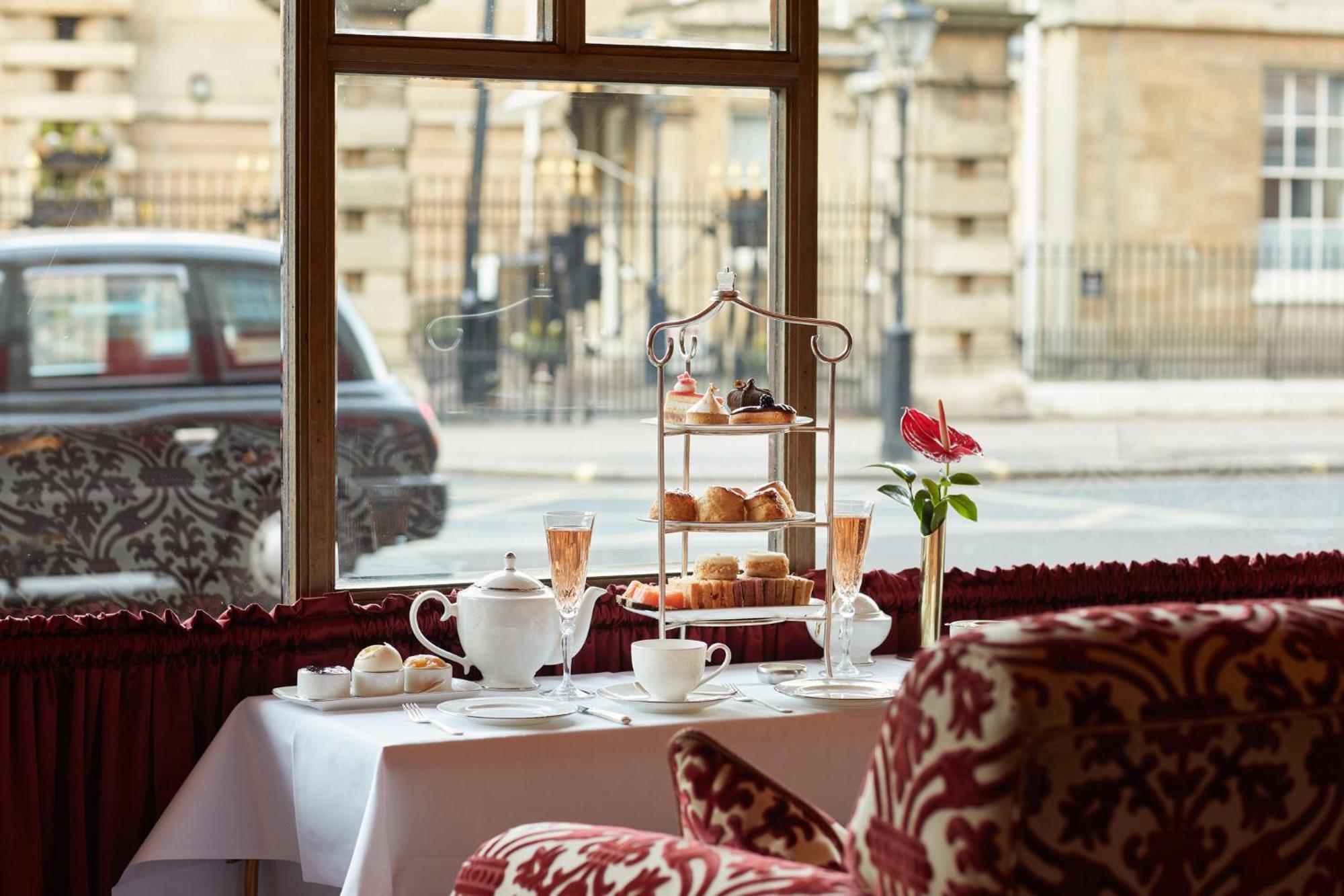 Rubens At The Palace London Ngoại thất bức ảnh Afternoon tea at the Ritz